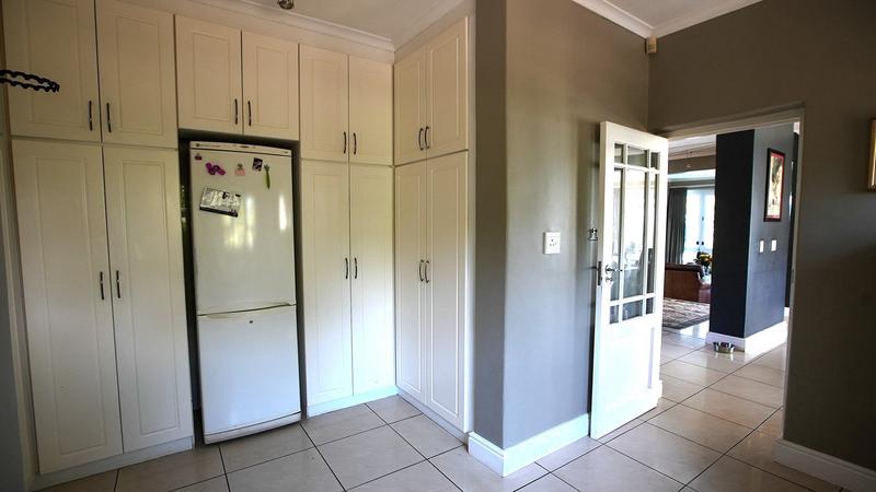 5 Bedroom Property for Sale in Crofters Valley Western Cape